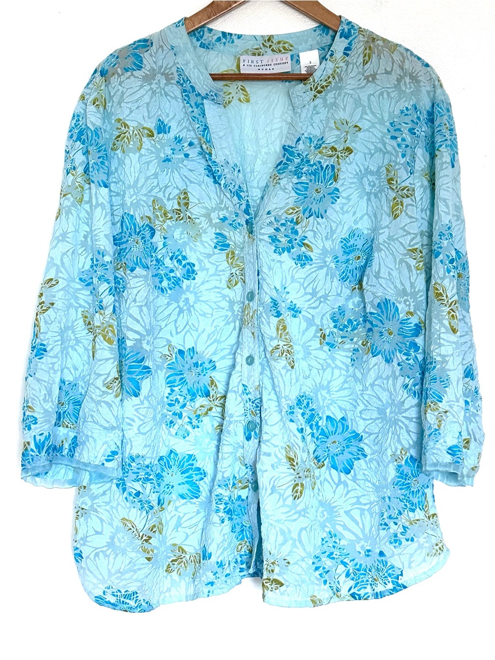 First Issue A Liz Claiborne Company Shirt Women’s 3 Blue Floral Sheer Button Up